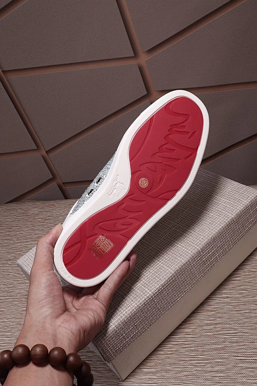 Ex-factory price 440. christian louboutin (CL red sole shoes) counter hot diamond series, casual sneakers for couples 📢 📢 📢 exclusive hot style release 🎈🎈💪 movable latex feet 👻 finished outsole line [satisfied] 😝Female 35-40# Male 38#-46, global supply😝 [Top version]: original imported cowhide frosted upper, top original leather lining, original molded TPU outsole, original 1:1 detail processing, original shoe last, large quantity available from stock,